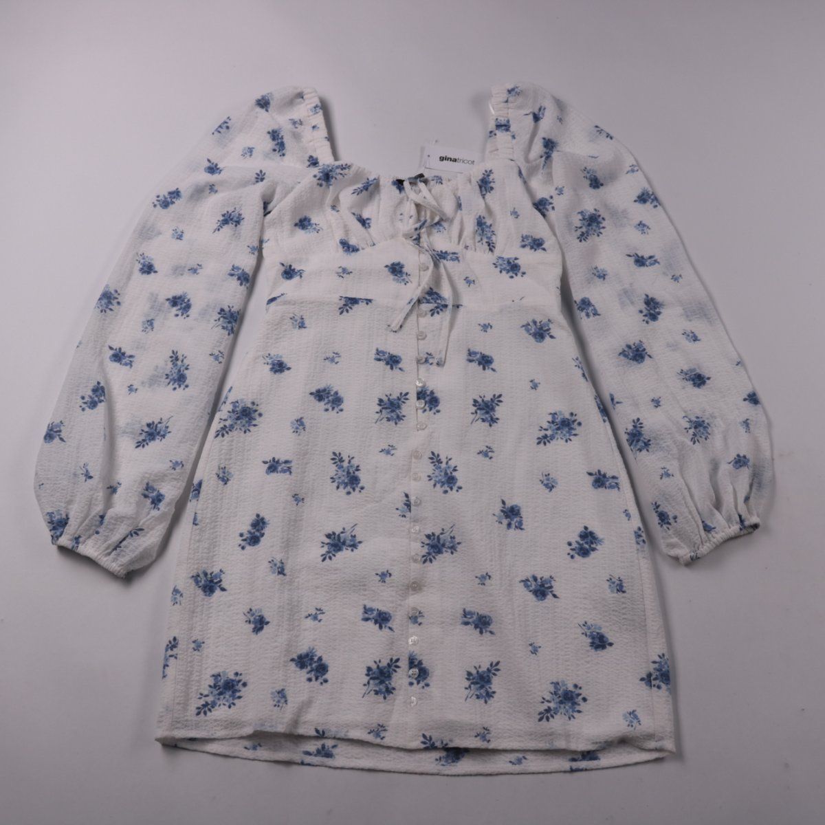 платье Gina Tricot