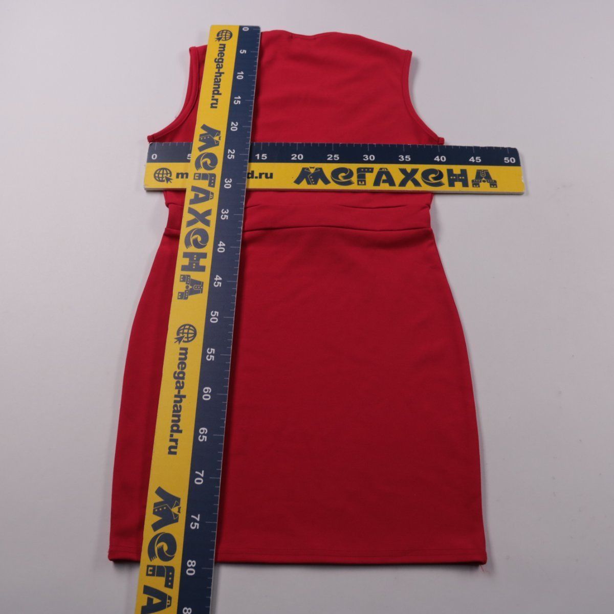 платье PrettyLittleThing