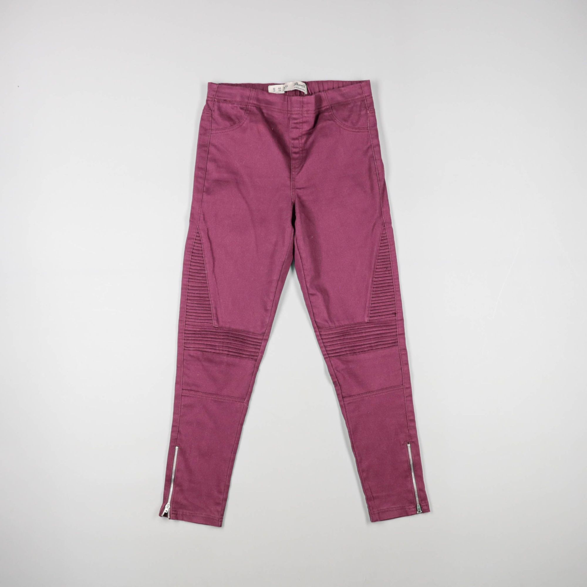 брюки не указано