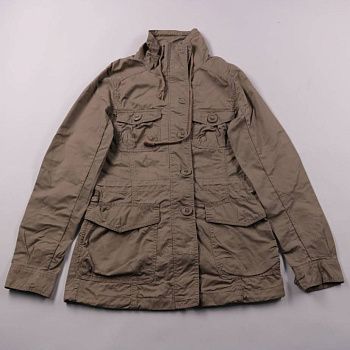 куртка не указано